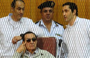 مصر.. تأجيل محاكمة علاء وجمال مبارك في قضية التلاعب بالبورصة