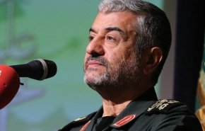 سردار جعفری : ملت ایران پیروز جنگ اقتصادی با آمریکاست/ جامعه‌ای که شهادت در آن ماندگار شود شکست نمی‌خورد