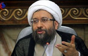 تاکید آملی لاریجانی بر حل مشکل معیشتی کارگران/ با اخلالگران و سوء استفاده کنندگان برخورد می شود/ مساله اقتصاد و معیشت، محور اصلی نفوذ دشمنان/ ضرورت کمک به حادثه دیدگان و حفظ امنیت مناطق زلزله زده