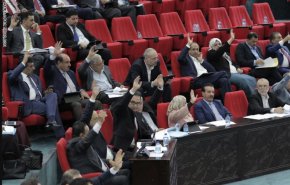مجلس الأعيان الأردني يقر قانون ضريبة الدخل بـ5  دقائق