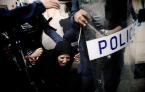 نزدیک به 1000 نفر از زنان آزادی خواه بحرین در زندان های رژیم آل خلیفه به سر می برند