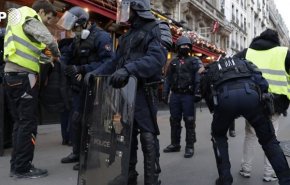 حمله پلیس به معترضان فرانسوی/ دستگیری 700 نفر در اعتراضات امروز