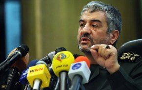 اینکه آمریکا با خروج از برجام ایران را پای میز مذاکره برگرداند خیالی بیش نیست/ تسلیم فشارهای اقتصادی آمریکا نخواهیم شد 