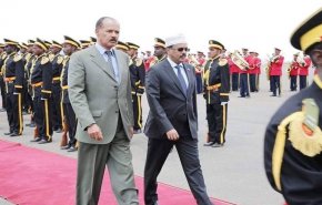 في زيارة تاريخية.. الرئيس الإريتري يصل مقديشو