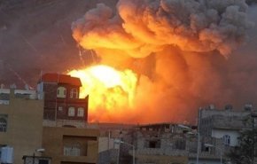 حملات هوایی و زمینی ائتلاف و مزدوران وابسته به عربستان به یمن شدت گرفته است