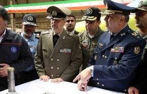 وزیر دفاع از خطوط تولید بالگرد پیشرفته طوفان بازدید کرد