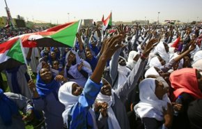 ارتش سودان برای سرکوب معترضان وارد عمل شد