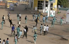 بالفيديو وزير يحرج البشير وحملة اعتقالات واسعة في سودان