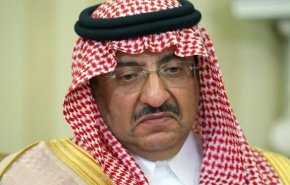 شاهد ماذا كان يفعل ابن نايف عند صدور قرارات الملك سلمان الاخيرة؟
