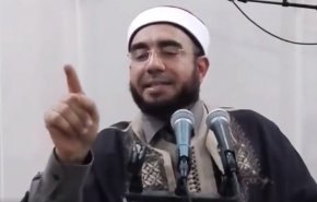 بالفيديو ..شيخ تونسي يفضح السعودية بسبب حفلات الغناء بالمدينة المنورة!