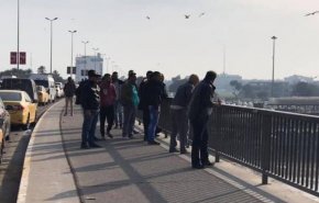انقاذ شخص حاول الانتحار من اعلى احد الجسور في بغداد