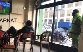 غافلگیری رفتگر وظیفه‌شناس اردنی در بازی تیم ملی کشورش و سوریه + عکس