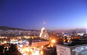 شاهد بالفيديو..اسمع زغاريد السوريين لحظة اسقاط الصواريخ الاسرائيلية