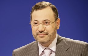 المغرب يصدر مذكرة بحث بحق الصحفي المصري أحمد منصور
