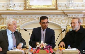 لاریجانی: پایداری ملت سوریه در برابر ماجراجویی های دشمنان به ثمر نشسته است/ ولید معلم: پیروزی های ملت سوریه سبب خشم صهیونیستها و آمریکا شده است