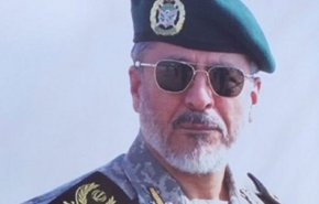 پاسخ دریادار سیاری به اظهارات برخی مقامات غربی در باره توان دفاع موشکی ایران/ برای دفاع از کشور از کسی اجازه نخواهیم گرفت