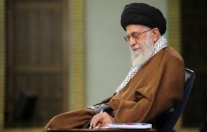 قائد الثورة يضع النقاط على الحروف للعقد الخامس للثورة