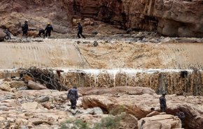 بالفيديو: السيول تغرق شوارع العاصمة الأردنية

