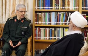 آية الله مكارم شيرازي : التفاوض مع الاعداء لافائدة منه