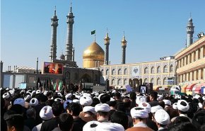جثمان آية الله مؤمن يوارى الثرى في قم