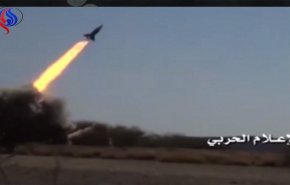 حمله موشکی یمنی ها به پایگاه های سعودی