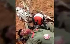  فیلمی از لحظه به اسارت گرفته شدن یک خلبان هندی در پاکستان