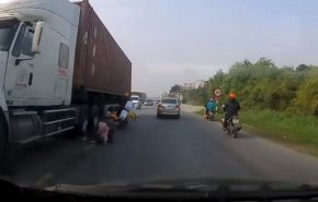هكذا انتشلت طفلتها من براثن موت محقق!