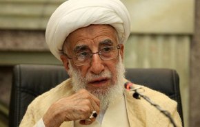 آیت‌الله جنتی به درخواست حل اختلاف میان یزدی و آملی پاسخ داد