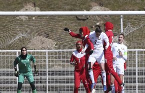 بالصور.. منتخب ايران النسائي لكرة القدم يهزم أمام غريمه البيلاروسي
