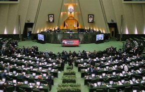 مجلس نسبت به اختلاس میلیاردی پتروشیمی گیت واکنش نشان دهد 