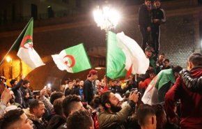  با وجود انصراف بوتفلیقه از نامزدی در انتخابات، اعتراضات الجزایری‌ها ادامه دارد
