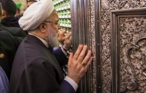 تشرف روحانی به حرم مطهر امیرالمومنین حضرت علی (ع)