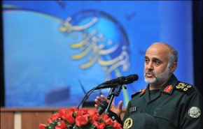 سرلشکر رشید:باید دشمن را در باورهایش شکست داد/ سردار سلیمانی بر منطقه تأثیرگذار است
