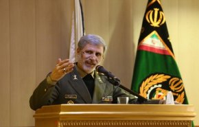 العميد حاتمي: هدفنا ان نصبح قوة استراتيجية علی الصعيد الصاروخي والجوي والبحري