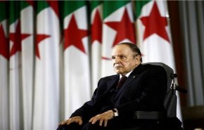بوتفليقه 28 آوريل از قدرت کناره گيری می کند
