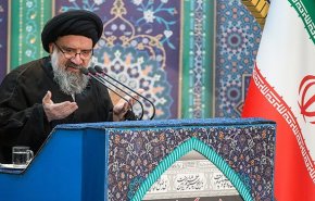 رونق تولید با کاغذبازی‌های اداری محقق نمی‌شود/ فرمایشات رهبر انقلاب در ابتدای سال سند بالادستی است