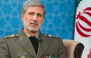 دعوت وزیر دفاع از مردم برای پیوستن به پویش هلال احمر در راستای کمک به سیل‌زدگان