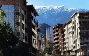 انحراف‌ مسیر آب‌های سطحی به علت ساخت و سازهای غیرمجاز