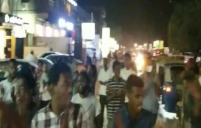 بالفيديو.. إصابات واعتقالات في الاحتجاجات السودانية