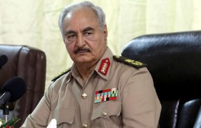 حفتر: تا زمان قلع و قمع شبه نظامیان عملیات طرابلس ادامه خواهد داشت
