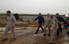 حضور سردار قاسم سلیمانی در مناطق سیل زده خوزستان
