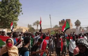 درگیری ارتش سودان با نیروهای امنیتی این کشور و اخبار ضد و نقیض درباره فرار «عمر البشیر»
