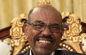 شاهد: صورة للبشير تشعل مواقع التواصل الاجتماعي!