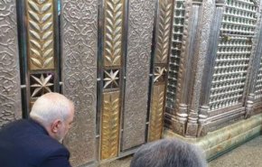 ظریف به زیارت بارگاه مطهر حضرت زینب (س) رفت+ تصاویر
