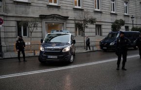 إخلاء برج يضم عدة سفارات في مدريد بعد إنذار بوجود قنبلة