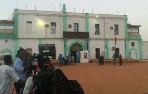 عمرالبشیر به زندان منتقل نشده است