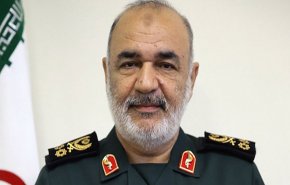 سرلشکر سلامی رسما به عنوان فرمانده کل سپاه معارفه شد/ تقدیر از زحمات سرلشکر جعفری