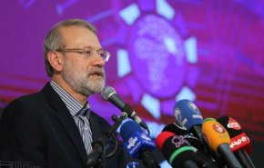 لاريجاني: لا يمكن لايران التفاوض مع كائن خطير مثل ترامب