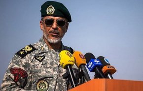 دریادار سیاری: هیچ قدرتی اجازه نزدیکی به مرزهای آبی کشور را ندارد