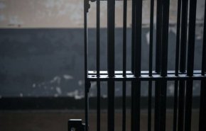 وضع حمل اجباری زن آمریکایی در سلول انفرادی
